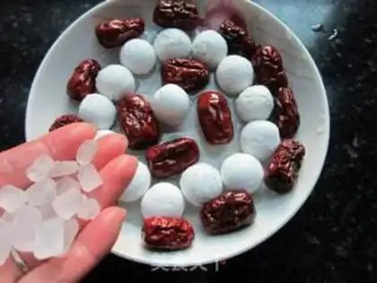 Make Ice cream and red dates step 3