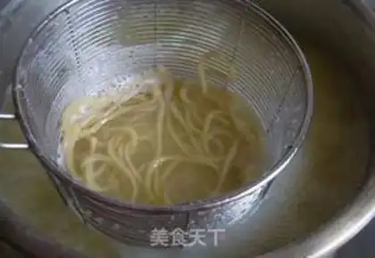 Make Hot dry noodles step 10