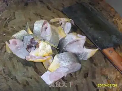 Make Garlic and yellowfish step 1