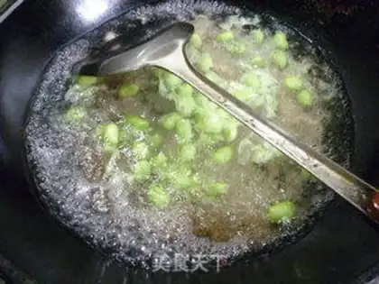 Make Soybeans, fried eggs step 6