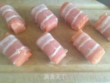 Make Bacon salmon roll step 1