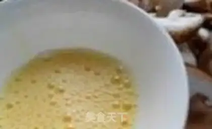 Make Scrambled mushroom egg soup step 3