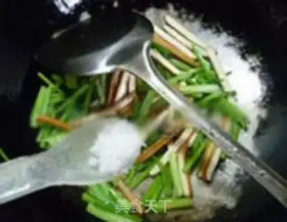 Make Celery fried dry step 6