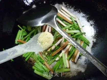 Make Celery fried dry step 7