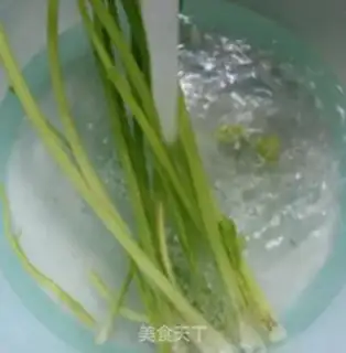 Make Celery bacon fried noodles step 2