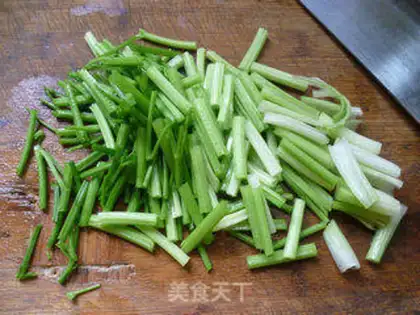 Make Celery bacon fried noodles step 3