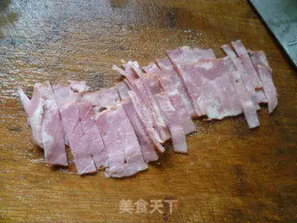 Make Celery bacon fried noodles step 4