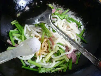 Make Celery bacon fried noodles step 9