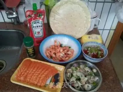 Make Shrimp salmon pizza step 0