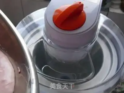 Make Strawberry sauce ice cream step 5