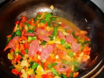 Make Yangzhou fried rice step 4
