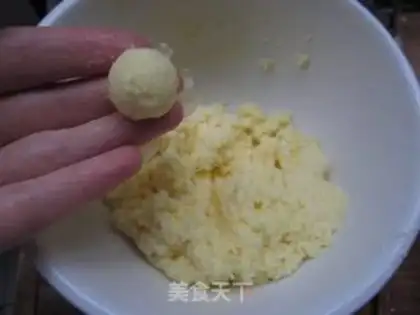 Make Gold coconut ball step 5