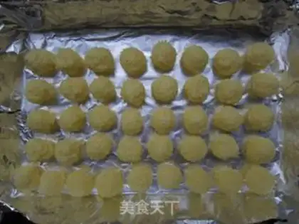 Make Gold coconut ball step 6