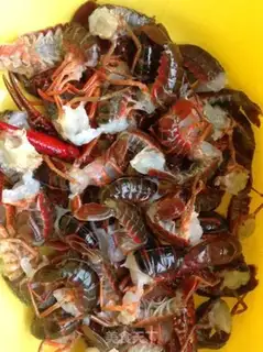 Make Spicy lobster step 1