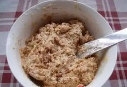 Make Red sugar date mud walnut cake step 5