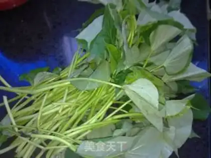Make Garlic melon leaves step 0