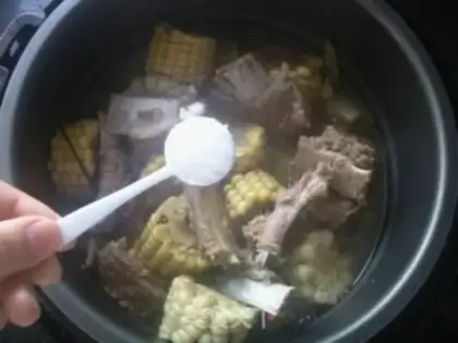 Make Northeast corn stew ribs step 11