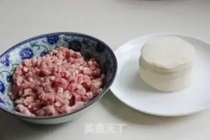 Make Pour soup and dumplings step 0