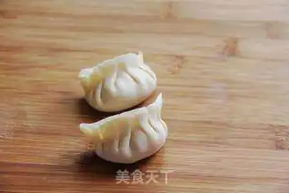 Make Pour soup and dumplings step 6
