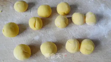 Make Rose buns step 7