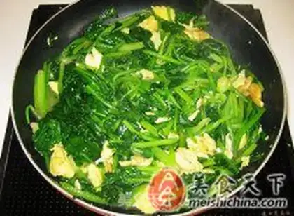 Make Spinach fried eggs step 7