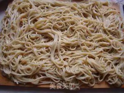 Make Hot dry noodles step 1