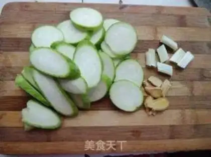 Make Smelt eggnut soup step 0