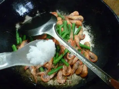 Make Shrimp with beans step 7