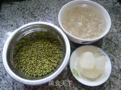 Make The rice and green bean soup step 0