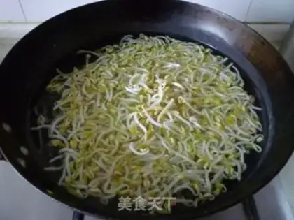 Make The green bean sprouts step 1