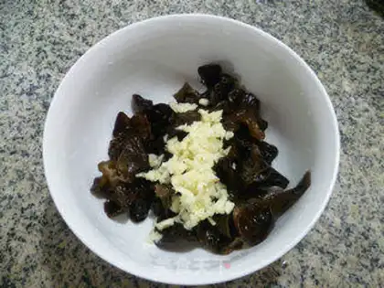 Make Garlic muzzles step 6