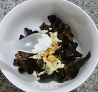 Make Garlic muzzles step 8