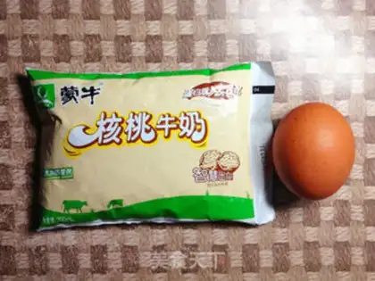 Make walnut milk and eggs step 0