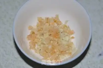 Make A gin and garlic fan doll step 4