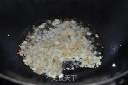 Make A gin and garlic fan doll step 7