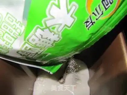 Make Roller tuna bread step 0