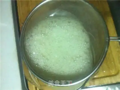 Make Cracking eggs step 2
