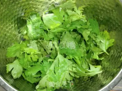 Make Celery omelet soup step 0