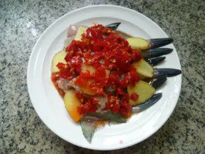 Make Scratching peppers, little rubber fish step 7