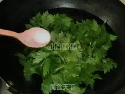 Make Celery omelet soup step 2