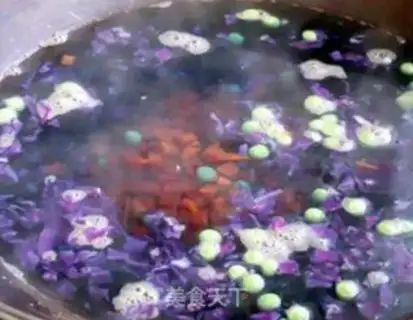 Make Five eggs of fried rice step 1