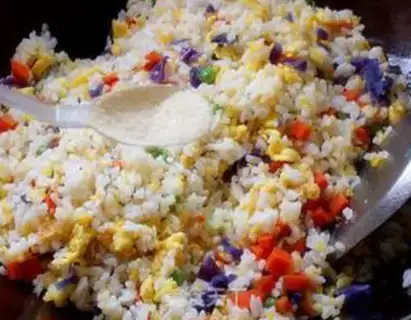 Make Five eggs of fried rice step 7