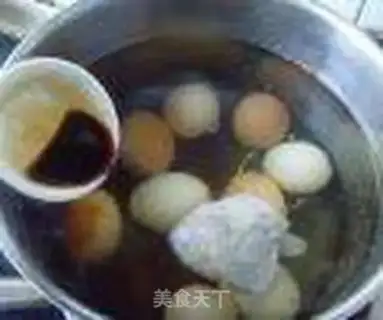 Make Five spicy tea eggs step 3