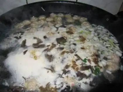 Make Spinach meatball soup step 7