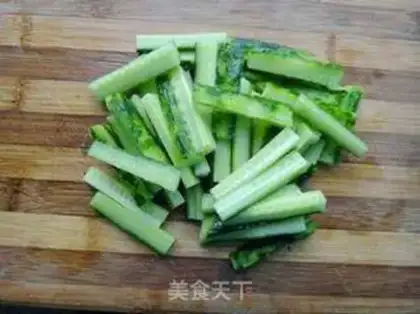 Make Onion cucumbers step 0