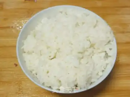 Make White mushroom egg fried rice step 1