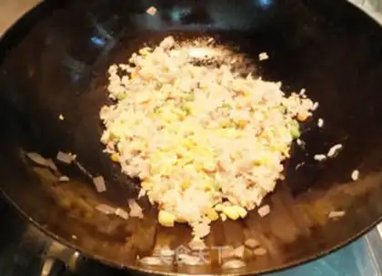Make White mushroom egg fried rice step 10