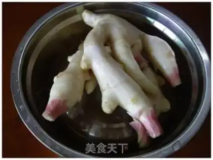 Make White Cloud Pig Hands step 1
