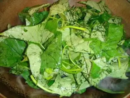 Make Spicy red potato leaves step 4