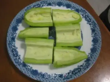 Make Shrimp makes bitter melons step 1